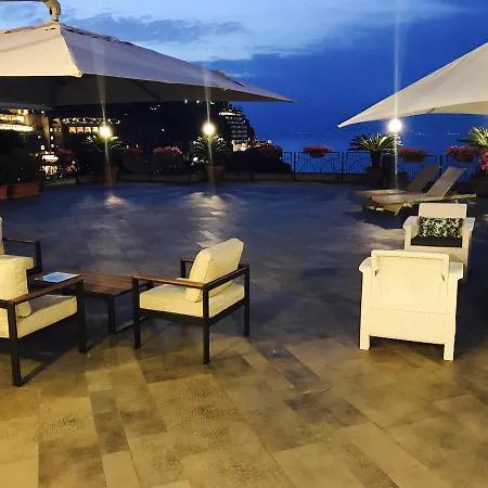 Terrazza Di 住宿加早餐酒店 *